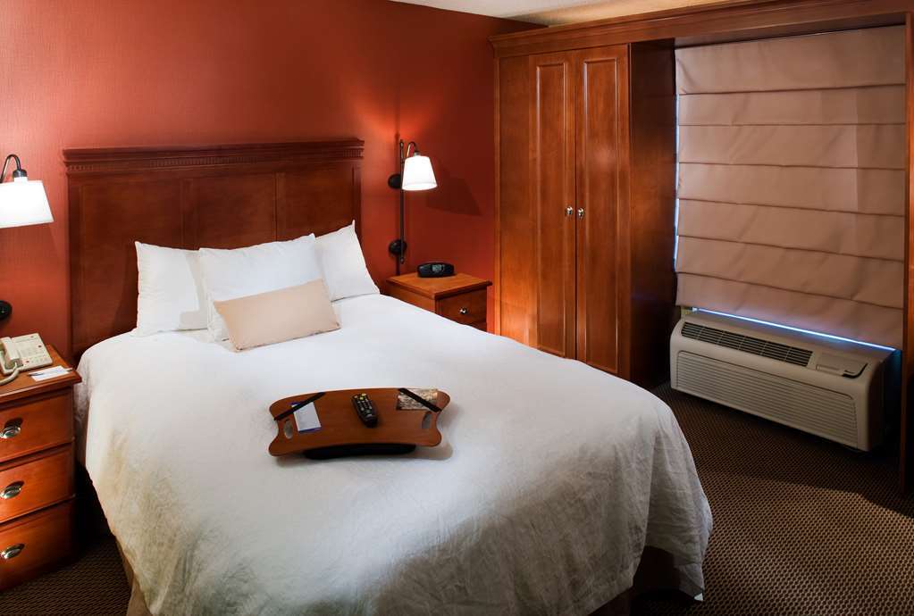 Hotel Hampton Angeles 3*